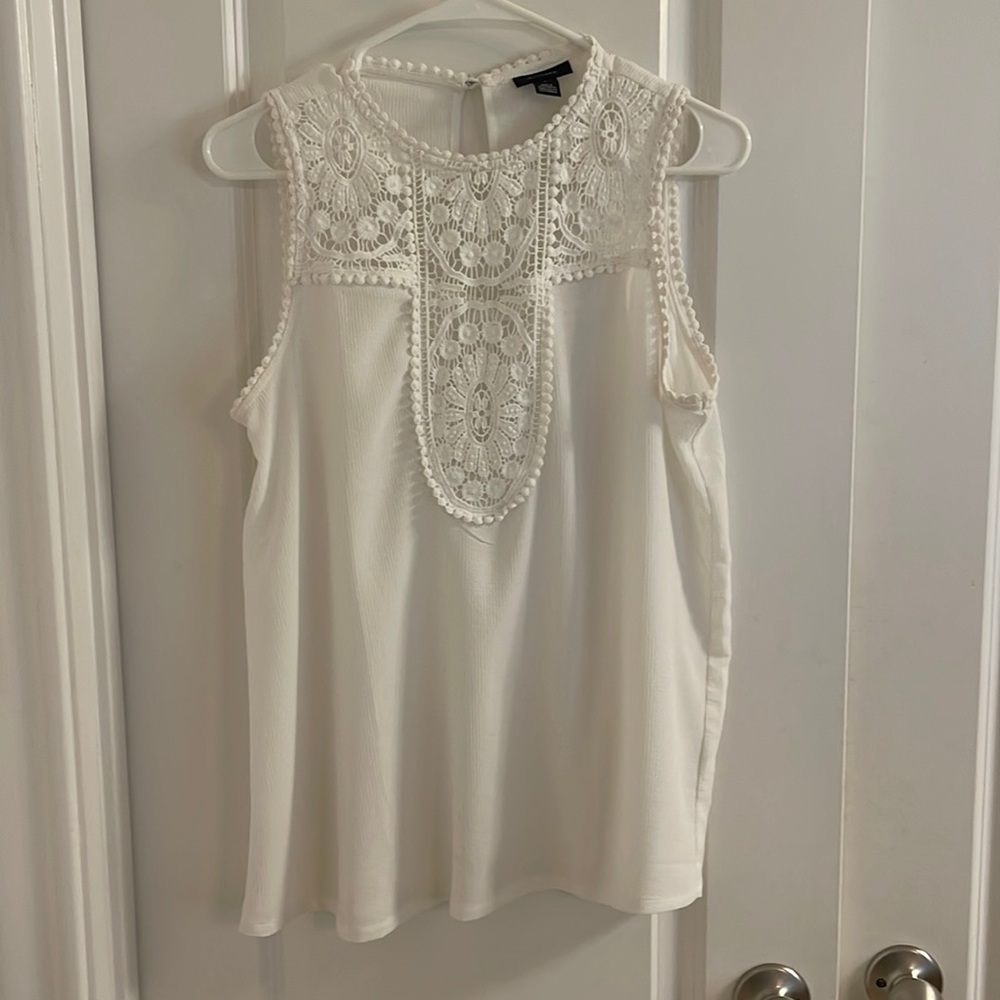 Halogen sleeveless blouse with crochet detail in ivory